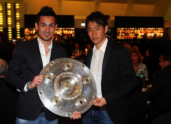 めちゃカッコいい 香川真司がドルト時代の大親友と再会 ワイルドな2ショット にファン感動 サッカーダイジェストweb めちゃカッコいい 香川真司がドルト時代の大親友と再会 ワイルドな2ショット にファン感動 サッカーダイジェストweb