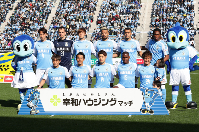 磐田 1 2 大分 Photo 藤本 後藤のゴールでアウェイで連勝 藤本は Lt ポーズでサポにアピール サッカーダイジェストweb 磐田 1 2 大分 Photo 藤本 後藤のゴールでアウェイで連勝 藤本は Lt ポーズでサポにアピール サッカーダイジェストweb