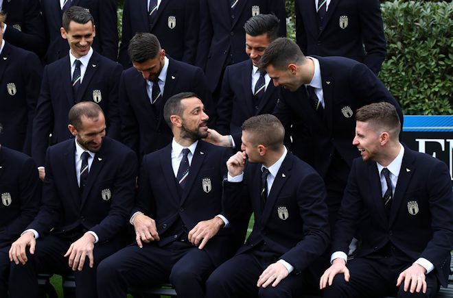 Photo かっこよすぎる イタリア代表 アルマーニの最強コラボ サッカーダイジェストweb Photo かっこよすぎる イタリア代表 アルマーニの最強コラボ サッカーダイジェストweb