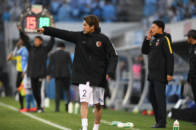 鹿島 勝利への貪欲な姿勢 交代後 テクニカルエリアでも内田篤人は 戦っていた サッカーダイジェストweb 鹿島 勝利への貪欲な姿勢 交代後 テクニカルエリアでも内田篤人は 戦っていた サッカーダイジェストweb