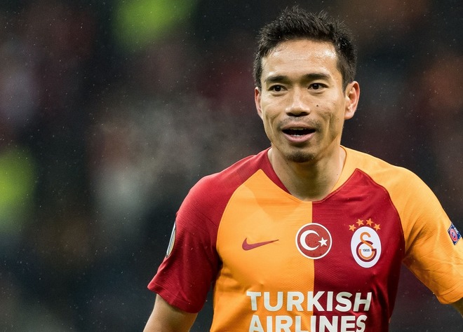 喜び方がギコちない 笑 5年ぶりゴールの長友佑都は 代表盟友 のツッコミにどう切り返した サッカーダイジェストweb