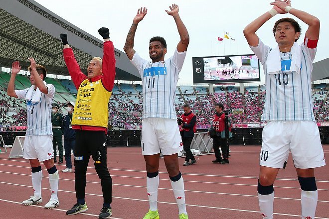 ミシャスタイルの 土台 は技術ではなくハードワーク ３連敗からの２連勝で明らかになった札幌の実情 サッカーダイジェストweb