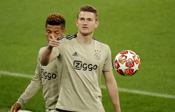 アヤックスのデリフトという選手アトムグループ アトムグループ アヤックスのデリフトという選手アトムグループ アトムグループ