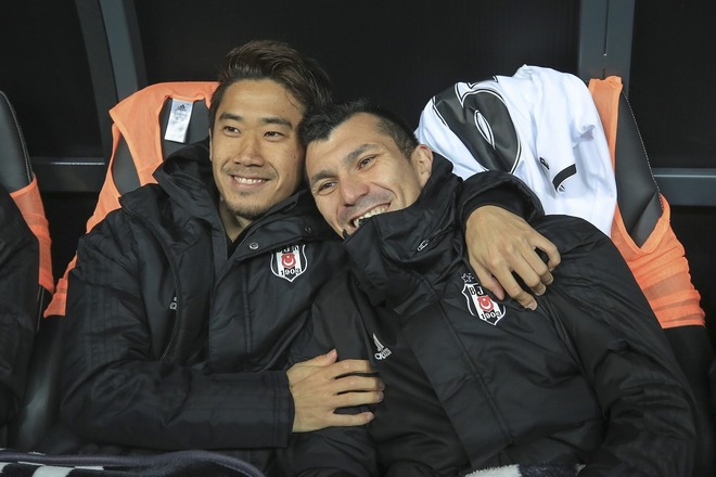 なんて素敵なトリオ 香川真司が公開した ふたりの名手との 朝食3ショット にファン反応 サッカーダイジェストweb なんて素敵なトリオ 香川真司が公開した ふたりの名手との 朝食3ショット にファン反応 サッカーダイジェストweb