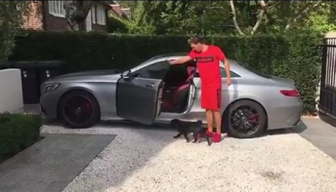 Photo スーパーカーがずらり 名手エジルの豪華な愛車コレクションを一挙公開 サッカーダイジェストweb Photo スーパーカーがずらり 名手エジルの豪華な愛車コレクションを一挙公開 サッカーダイジェストweb