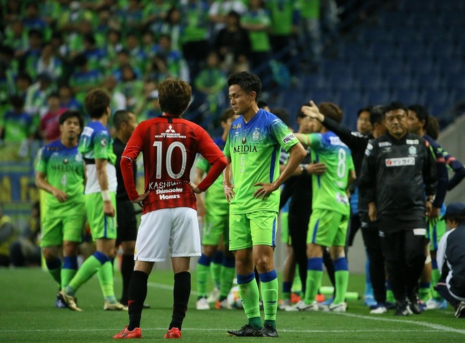 異様なミステイクだ あわや浦和が 埼スタで起きた 大誤審 に海外メディアも騒然 サッカーダイジェストweb 異様なミステイクだ あわや浦和が 埼スタで起きた 大誤審 に海外メディアも騒然 サッカーダイジェストweb