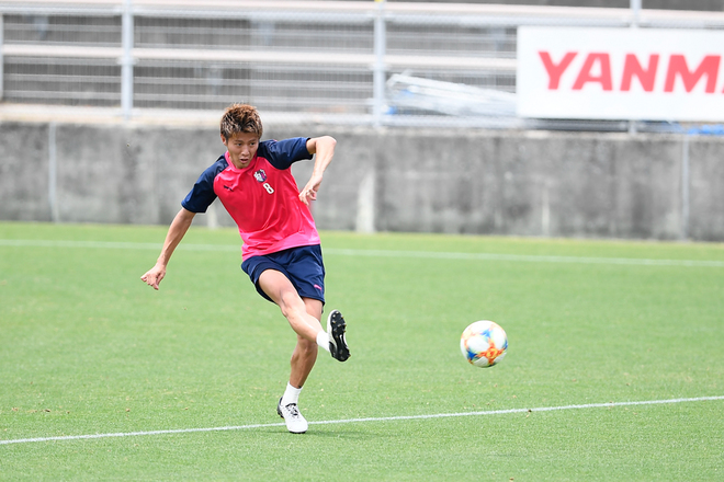 柿谷曜一朗 Photo ブラボー コーチ陣も脱帽のトラップ連発 キレのある動きを披露 サッカーダイジェストweb 柿谷曜一朗 Photo ブラボー コーチ陣も脱帽のトラップ連発 キレのある動きを披露 サッカーダイジェストweb