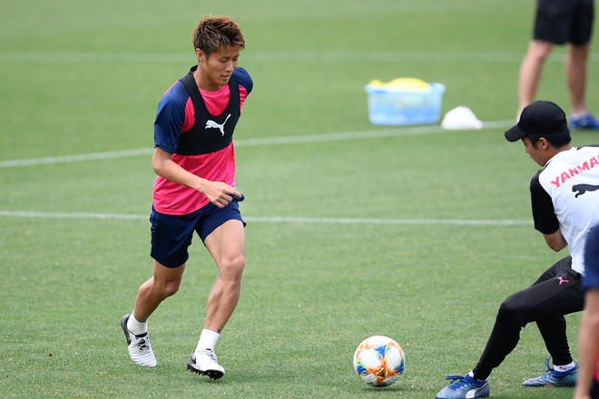 柿谷曜一朗 Photo ブラボー コーチ陣も脱帽のトラップ連発 キレのある動きを披露 サッカーダイジェストweb 柿谷曜一朗 Photo ブラボー コーチ陣も脱帽のトラップ連発 キレのある動きを披露 サッカーダイジェストweb