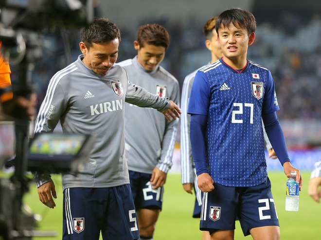 Fc東京チルドレンです 長友佑都が公開した久保建英 中島翔哉らとの 日の丸7人ショット にファン反響 サッカーダイジェストweb Fc東京チルドレンです 長友佑都が公開した久保建英 中島翔哉らとの 日の丸7人ショット にファン反響 サッカーダイジェストweb