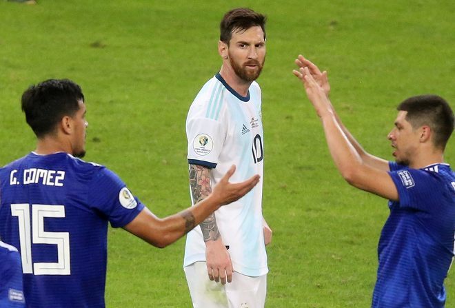 ため息しか出ない結果 幻想にしがみつくしか グループリーグ敗退危機のアルゼンチンに母国紙が嘆き コパ アメリカ サッカーダイジェストweb ため息しか出ない結果 幻想にしがみつくしか グループリーグ敗退危機のアルゼンチンに母国紙が嘆き コパ アメリカ サッカーダイジェストweb