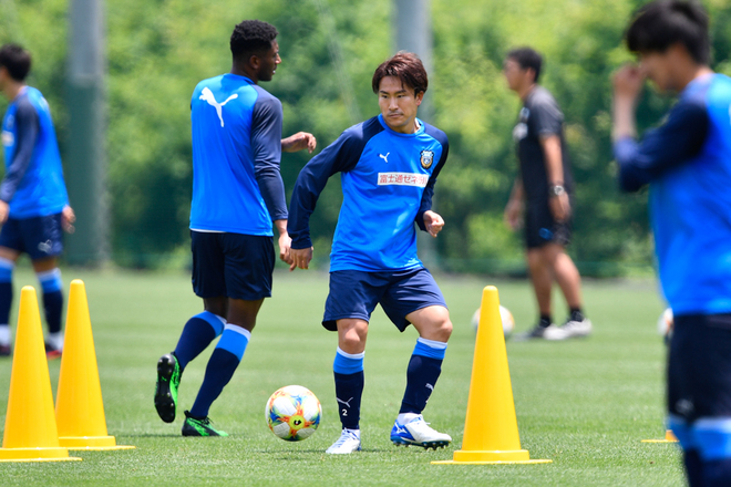 川崎フロンターレ Photo 川崎の練習に潜入 新たに既婚者組に加わった あの選手 は笑顔 週末の磐田戦へ向け 充実した練習メニューを消化 サッカーダイジェストweb 川崎フロンターレ Photo 川崎の練習に潜入 新たに既婚者組に加わった あの選手 は笑顔 週末の磐田戦へ向け 充実した練習メニューを消化 サッカーダイジェストweb