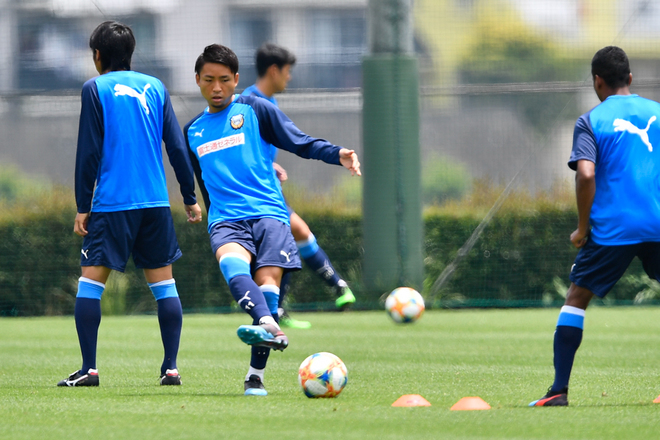 川崎フロンターレ Photo 川崎の練習に潜入 新たに既婚者組に加わった あの選手 は笑顔 週末の磐田戦へ向け 充実した練習メニューを消化 サッカーダイジェストweb