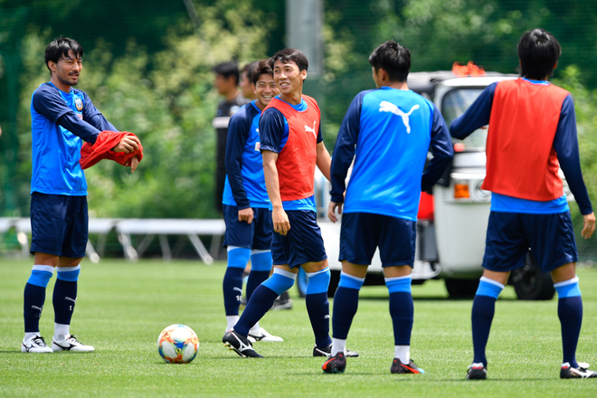 川崎フロンターレ Photo 川崎の練習に潜入 新たに既婚者組に加わった あの選手 は笑顔 週末の磐田戦へ向け 充実した練習メニューを消化 サッカーダイジェストweb