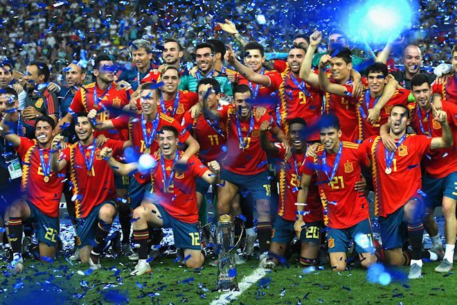 イニエスタやシャビに匹敵 U 21欧州選手権を制したスペイン代表メンバーの評価が急上昇中 現地発 サッカーダイジェストweb イニエスタやシャビに匹敵 U 21欧州選手権を制したスペイン代表メンバーの評価が急上昇中 現地発 サッカーダイジェストweb
