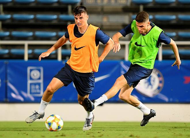 川崎戦で必見 チェルシーの指揮官ランパードの 秘蔵っ子 メイソン マウントとは何者か サッカーダイジェストweb 川崎戦で必見 チェルシーの指揮官ランパードの 秘蔵っ子 メイソン マウントとは何者か サッカーダイジェストweb