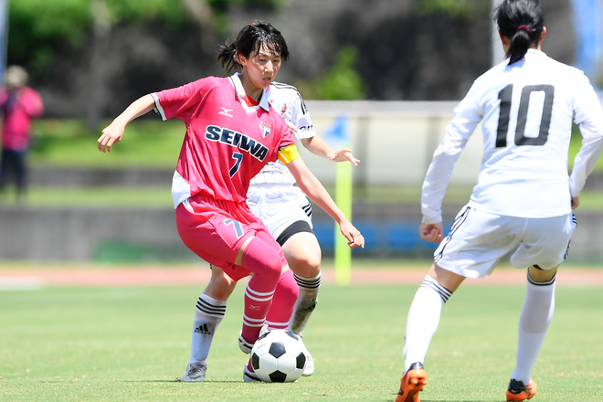 聖和学園fw 11番 櫻庭琴乃 Mf 7番 宮田あすか Photo 攻撃を支えるw大黒柱 チームの心臓とゴールハンターをピックアップ サッカー ダイジェストweb