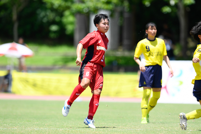 日ノ本学園mf ６番 上田佳奈 Fw １０番 古賀花野 Photo チームを支えるダイナモ Fwへのコンバートで覚醒した点取り屋の厳選photo サッカーダイジェストweb