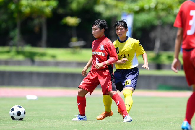 日ノ本学園mf ６番 上田佳奈 Fw １０番 古賀花野 Photo チームを支えるダイナモ Fwへのコンバートで覚醒した点取り屋の厳選photo サッカーダイジェストweb