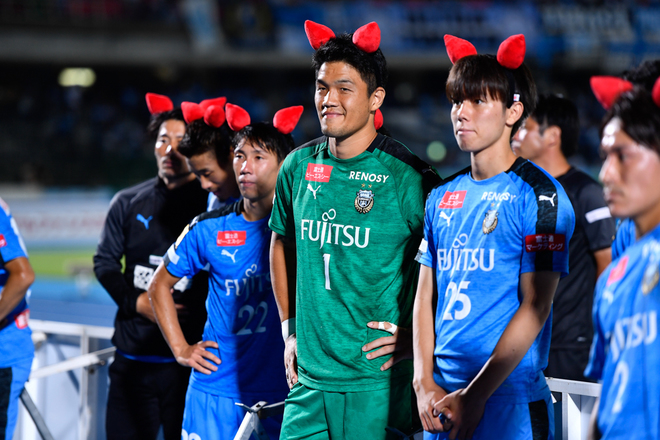 川崎フロンターレ Photo けんけつちゃんのカチューシャをつけ笑顔の川崎イレブン サッカーダイジェストweb 川崎フロンターレ Photo けんけつちゃんのカチューシャをつけ笑顔の川崎イレブン サッカーダイジェストweb