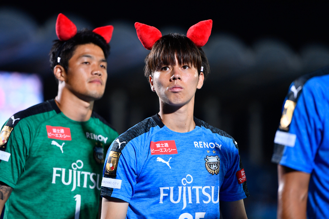 川崎フロンターレ Photo けんけつちゃんのカチューシャをつけ笑顔の川崎イレブン サッカーダイジェストweb 川崎フロンターレ Photo けんけつちゃんのカチューシャをつけ笑顔の川崎イレブン サッカーダイジェストweb