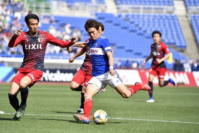 横浜 Sbに下げても アタッカー遠藤渓太の成長と気概が感じられたワンプレー サッカーダイジェストweb