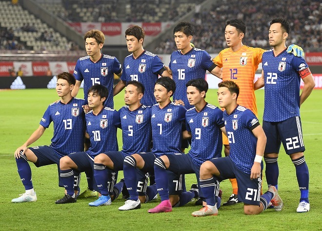 日本代表 キルギス戦メンバーの背番号発表 約8か月ぶり復帰の山口蛍は番 堂安不在で21番は サッカーダイジェストweb 日本代表 キルギス戦メンバーの背番号発表 約8か月ぶり復帰の山口蛍は番 堂安不在で21番は サッカーダイジェストweb
