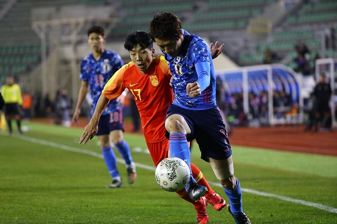 中国戦検証 ラフプレーの餌食になった各駅停車に 失点時の珍現象 森保監督の攻撃マインドは薄れていないか サッカーダイジェストweb