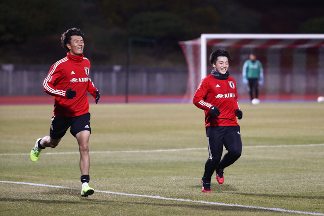 代表photo 脱 暗闇 トレーニング ダッシュ対決の小川vs相馬 見事勝利しドヤ顔を見せたのは サッカーダイジェストweb