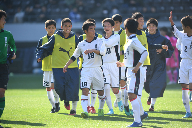 選手権photo 日大明誠 １ ３ 四日市中央工 危なげない試合運びで四日市中央工が勝利 サッカーダイジェストweb