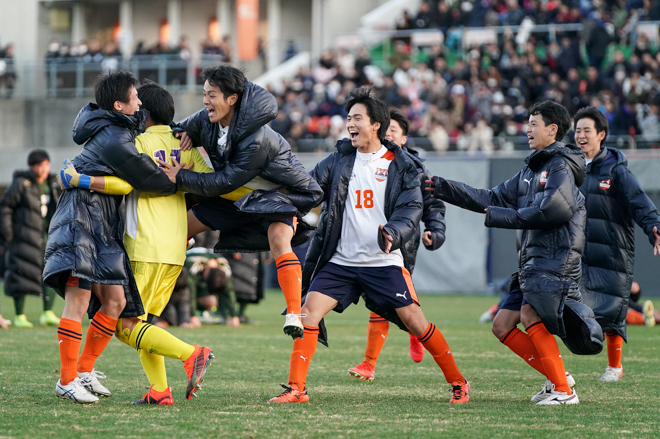 選手権photo 専大北上０ ５pk６ ０国学院久我山 数的不利も 粘り強さを見せた国学院久我山がpk戦を制す サッカーダイジェストweb