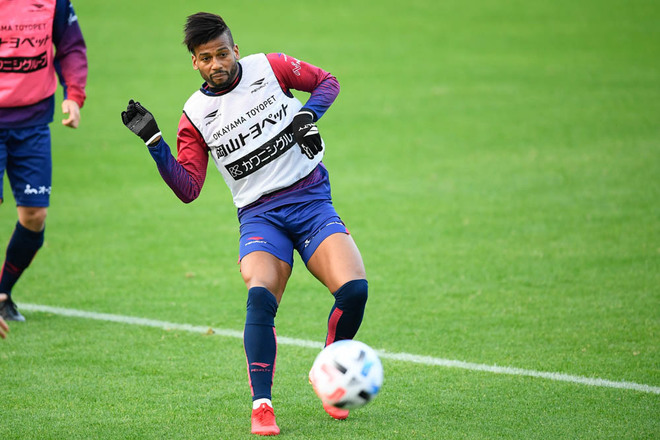 沖縄キャンプphoto ファジアーノ岡山 特殊なミニゲームで大盛り上がり 笑顔が溢れる岡山の練習に潜入 サッカーダイジェストweb 沖縄キャンプphoto ファジアーノ岡山 特殊なミニゲームで大盛り上がり 笑顔が溢れる岡山の練習に潜入 サッカーダイジェストweb