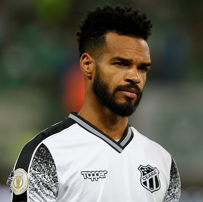清水がブラジル人cbヴァウドを獲得 1部から州リーグまで経験する苦労人が海外初挑戦へ サッカーダイジェストweb 清水がブラジル人cbヴァウドを獲得 1部から州リーグまで経験する苦労人が海外初挑戦へ サッカーダイジェストweb