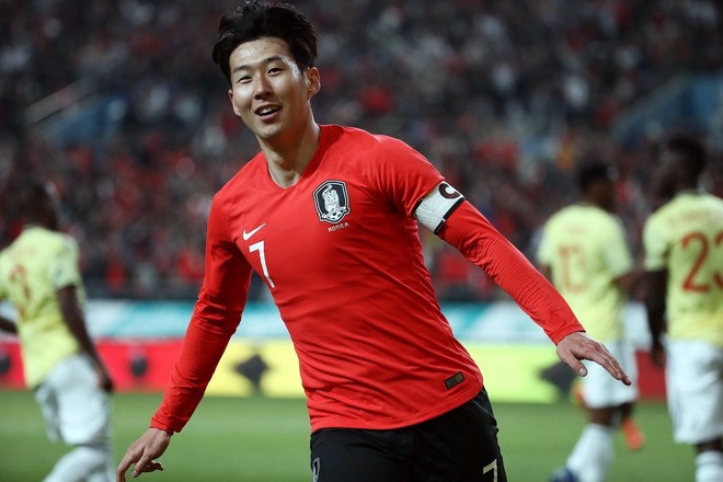 白虎じゃなくシマウマ 韓国代表 今度は 斬新すぎる 新ユニホームに国内ファンが騒然 サッカーダイジェストweb 白虎じゃなくシマウマ 韓国代表 今度は 斬新すぎる 新ユニホームに国内ファンが騒然 サッカーダイジェストweb