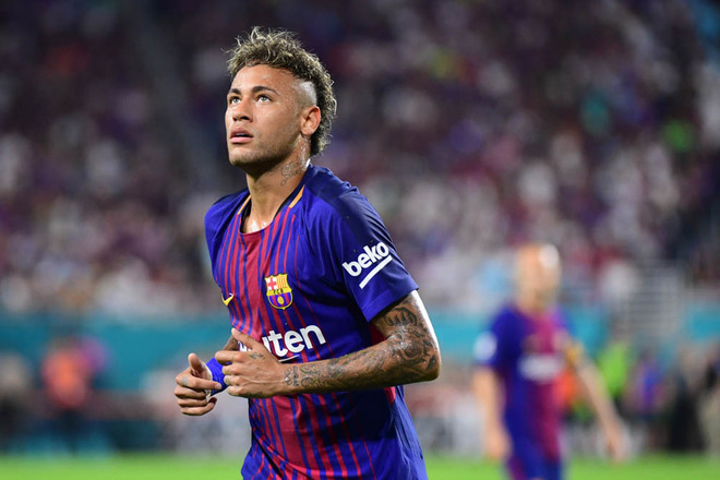 Photo 大胆なヘアチェンジで気分も一新 ネイマールの 奇抜 な髪型を写真で振り返り サッカーダイジェストweb