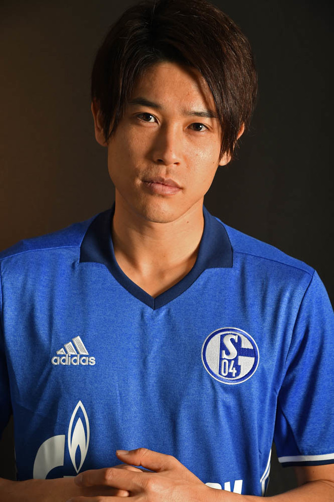 インタビュー未掲載photo 大公開スペシャルpart3 シャルケ時代の内田篤人 私服でのインタビューに ユニホームでのキメポーズも 16年12月撮影 サッカーダイジェストweb インタビュー未掲載photo 大公開スペシャルpart3 シャルケ時代の内田篤人 私服でのインタビューに ユニホームでのキメポーズも 16年12月撮影 サッカーダイジェストweb