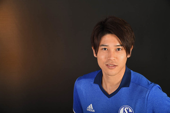 インタビュー未掲載photo 大公開スペシャルpart3 シャルケ時代の内田篤人 私服でのインタビューに ユニホームでのキメポーズも 16年12月撮影 サッカーダイジェストweb インタビュー未掲載photo 大公開スペシャルpart3 シャルケ時代の内田篤人 私服でのインタビューに ユニホームでのキメポーズも 16年12月撮影 サッカーダイジェストweb
