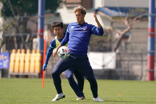 Fc東京photo 東慶悟が1か月振りに戦線に復帰 微笑ましい 仲良しブラジル人 ショットも サッカーダイジェストweb