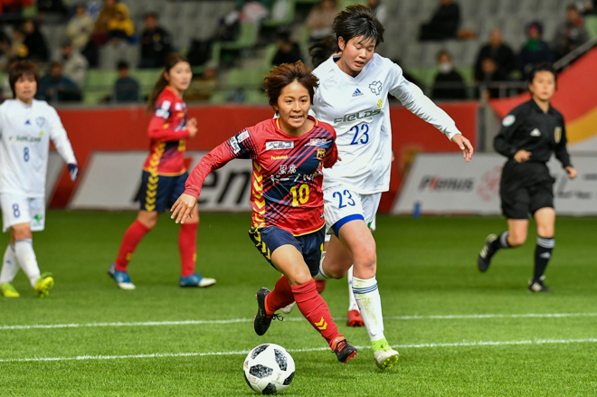 Photo 可愛い笑顔満載 なでしこ主将も務める岩渕真奈の厳選フォトギャラリー サッカーダイジェストweb
