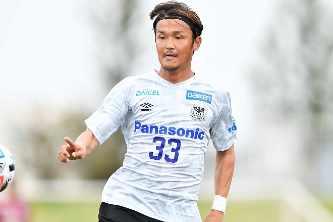 吹きました まさかの四足 宇佐美貴史が挑戦した Mr カマキリ 槙野チャレンジにファン歓喜 サッカーダイジェストweb 吹きました まさかの四足 宇佐美貴史が挑戦した Mr カマキリ 槙野チャレンジにファン歓喜 サッカーダイジェストweb