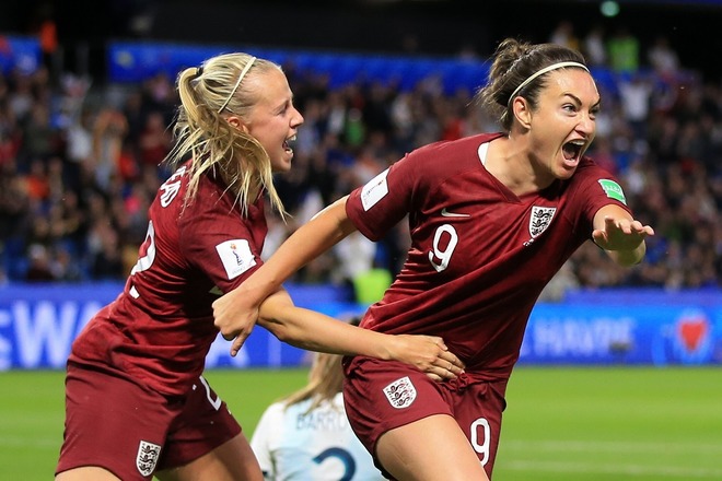 Photo 時代を彩った名作がずらり 英bbcが選出した 象徴的な歴代ユニホーム Topの全デザインを公開 サッカーダイジェストweb Photo 時代を彩った名作がずらり 英bbcが選出した 象徴的な歴代ユニホーム Topの全デザインを公開 サッカーダイジェストweb