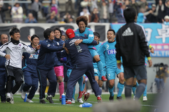 コラム 指揮官はまさかの負傷 サガン 鳥栖を象徴する最高の逆転劇 サッカーダイジェストweb コラム 指揮官はまさかの負傷 サガン 鳥栖を象徴する最高の逆転劇 サッカーダイジェストweb