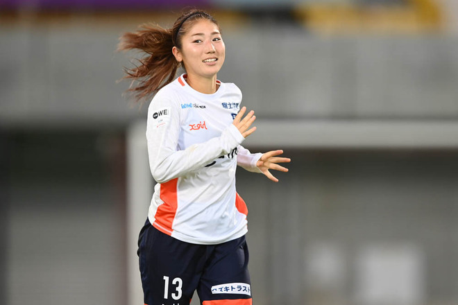 Photo 美人すぎるフットボーラー 仲田歩夢の厳選ショットを一挙お届け サッカーダイジェストweb