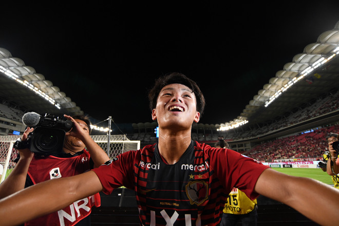 上田綺世 この一枚 予測不能なその動きは 歴代の名fwたちを彷彿 サッカーダイジェストweb 上田綺世 この一枚 予測不能なその動きは 歴代の名fwたちを彷彿 サッカーダイジェストweb
