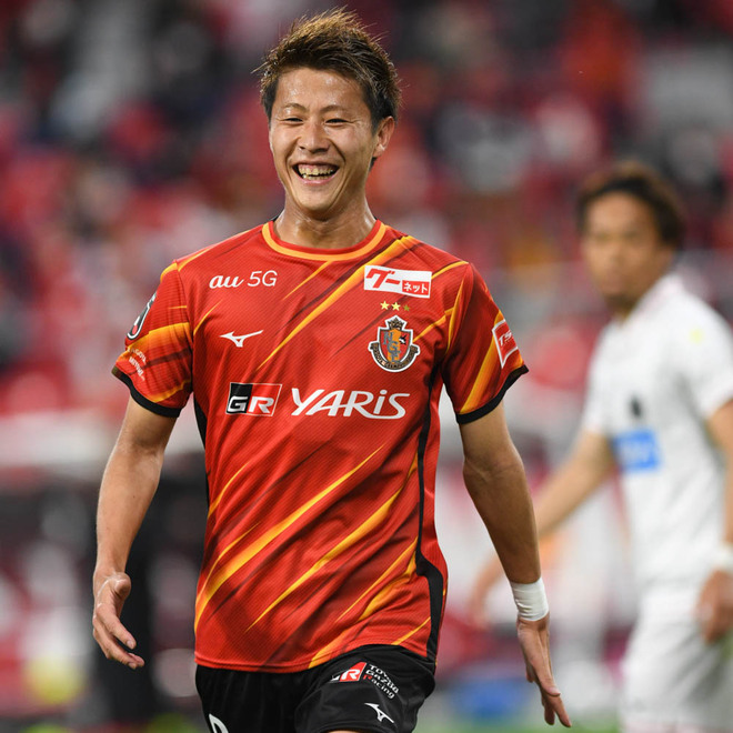Photo 名古屋グランパスの歴史を彩った名手たちと歴代ユニホームを厳選ショットで一挙紹介 サッカーダイジェストweb Photo 名古屋グランパスの歴史を彩った名手たちと歴代ユニホームを厳選ショットで一挙紹介 サッカーダイジェストweb