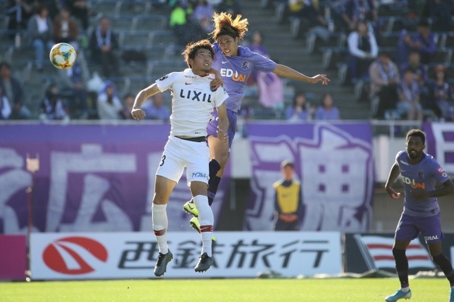 広島 担当コラム クリスティアーノにも負けない生粋のエアバトラー 19年に発見した能力は サッカーダイジェストweb 広島 担当コラム クリスティアーノにも負けない生粋のエアバトラー 19年に発見した能力は サッカーダイジェストweb