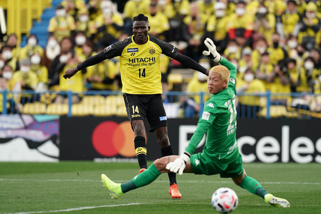 Photo 柏レイソルの歴史を彩った名手たちと歴代ユニホームを厳選ショットで一挙紹介 サッカーダイジェストweb Photo 柏レイソルの歴史を彩った名手たちと歴代ユニホームを厳選ショットで一挙紹介 サッカーダイジェストweb