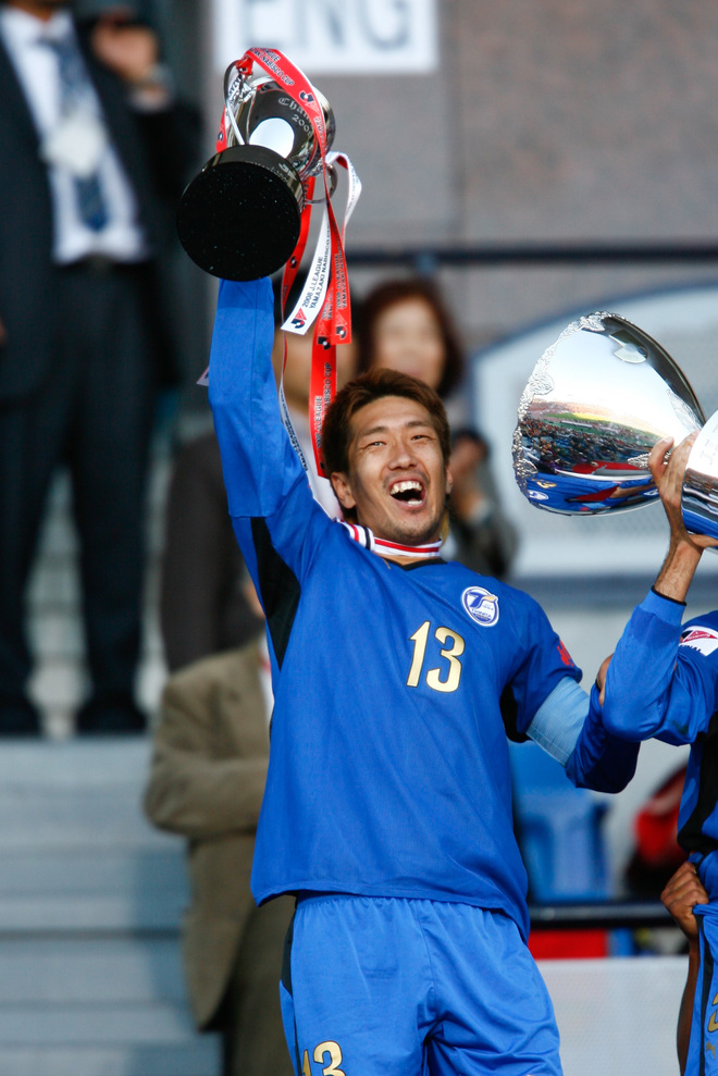 Photo 編集部が厳選 jクラブの歴代 名ユニフォーム を大公開 サッカーダイジェストweb Photo 編集部が厳選 jクラブの歴代 名ユニフォーム を大公開 サッカーダイジェストweb