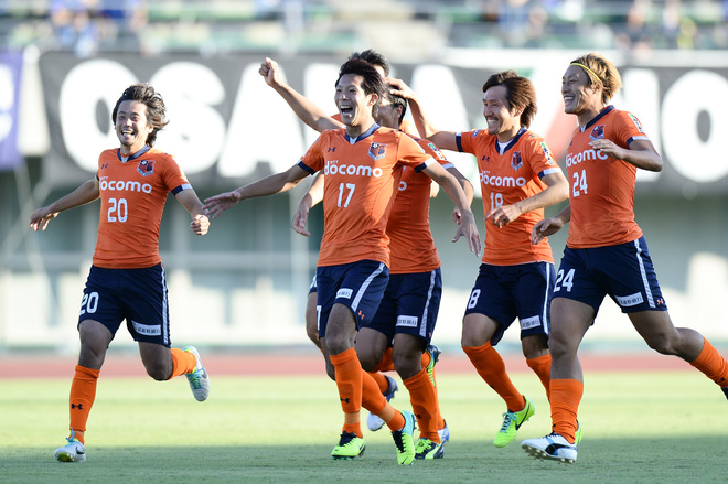 Photo 編集部が厳選 jクラブの歴代 名ユニフォーム を大公開 サッカーダイジェストweb Photo 編集部が厳選 jクラブの歴代 名ユニフォーム を大公開 サッカーダイジェストweb