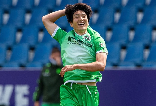 サッカーできるのは最高 原口元気がリーグ再開を報告 今季5ゴール目にファンも歓喜 サッカーダイジェストweb サッカーできるのは最高 原口元気がリーグ再開を報告 今季5ゴール目にファンも歓喜 サッカーダイジェストweb