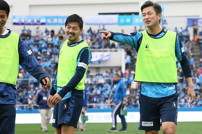 横浜fc カズの ひとりカズダンス に対抗 松井大輔が準備する注目のゴールパフォ サッカーダイジェストweb